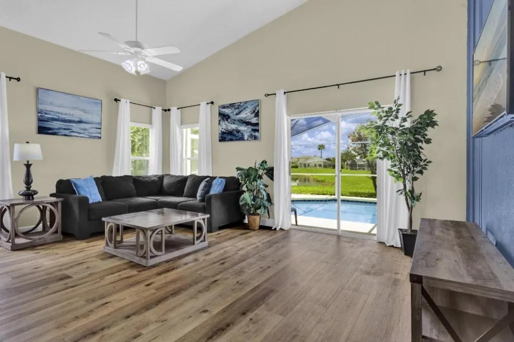 5 Bedrooms- 3 Bathroom Hampton Lakes 573 Bc Davenport