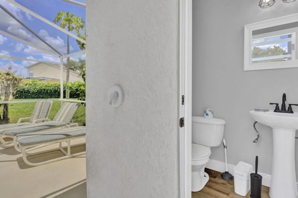 5 Bedrooms- 3 Bathroom Hampton Lakes 573 Bc Davenport Dom wakacyjny
