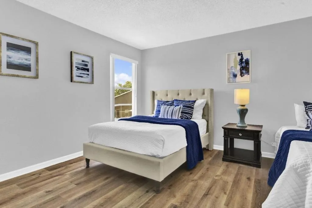 Dom wakacyjny 5 Bedrooms- 3 Bathroom Hampton Lakes 573 Bc Davenport