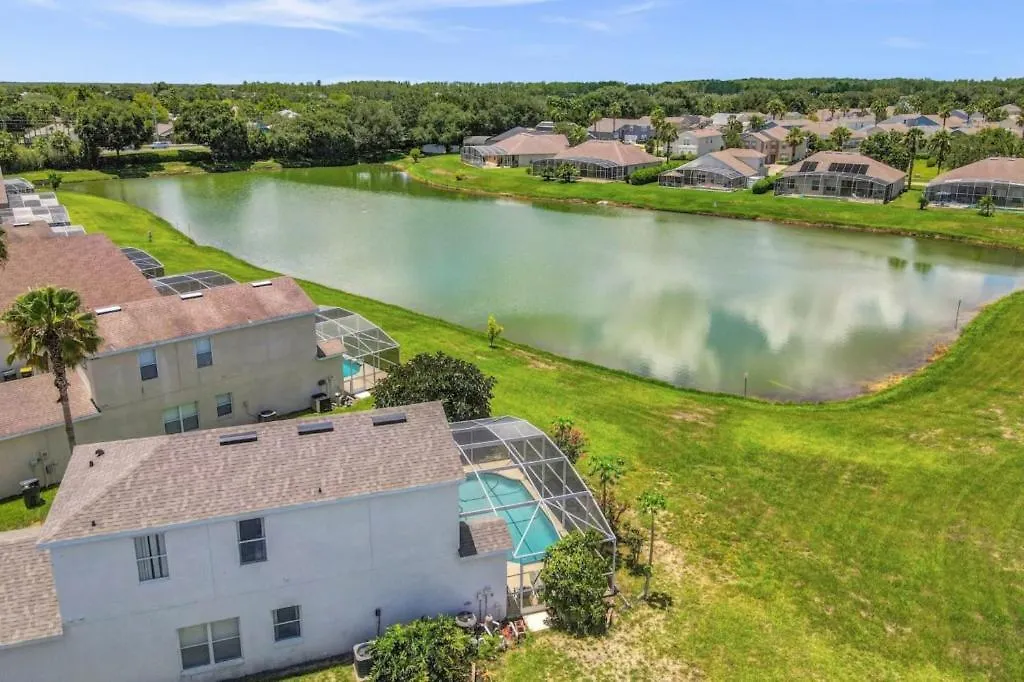 Dom wakacyjny 5 Bedrooms- 3 Bathroom Hampton Lakes 573 Bc Davenport